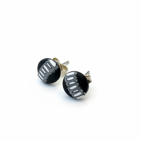Monochrome | Stud Earrings 8mm | Noir