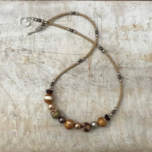 “Dorado”. Collar de princesa de Stephanie Fraselle - Diseño de joyería artesanal