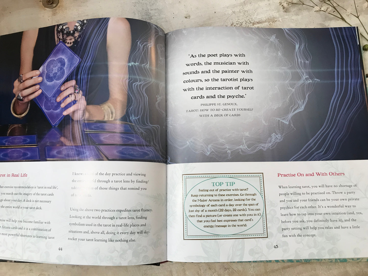 How to read Tarot - Profiles, Guided Exercises and Reference Charts by Hilary Parry Haggerty