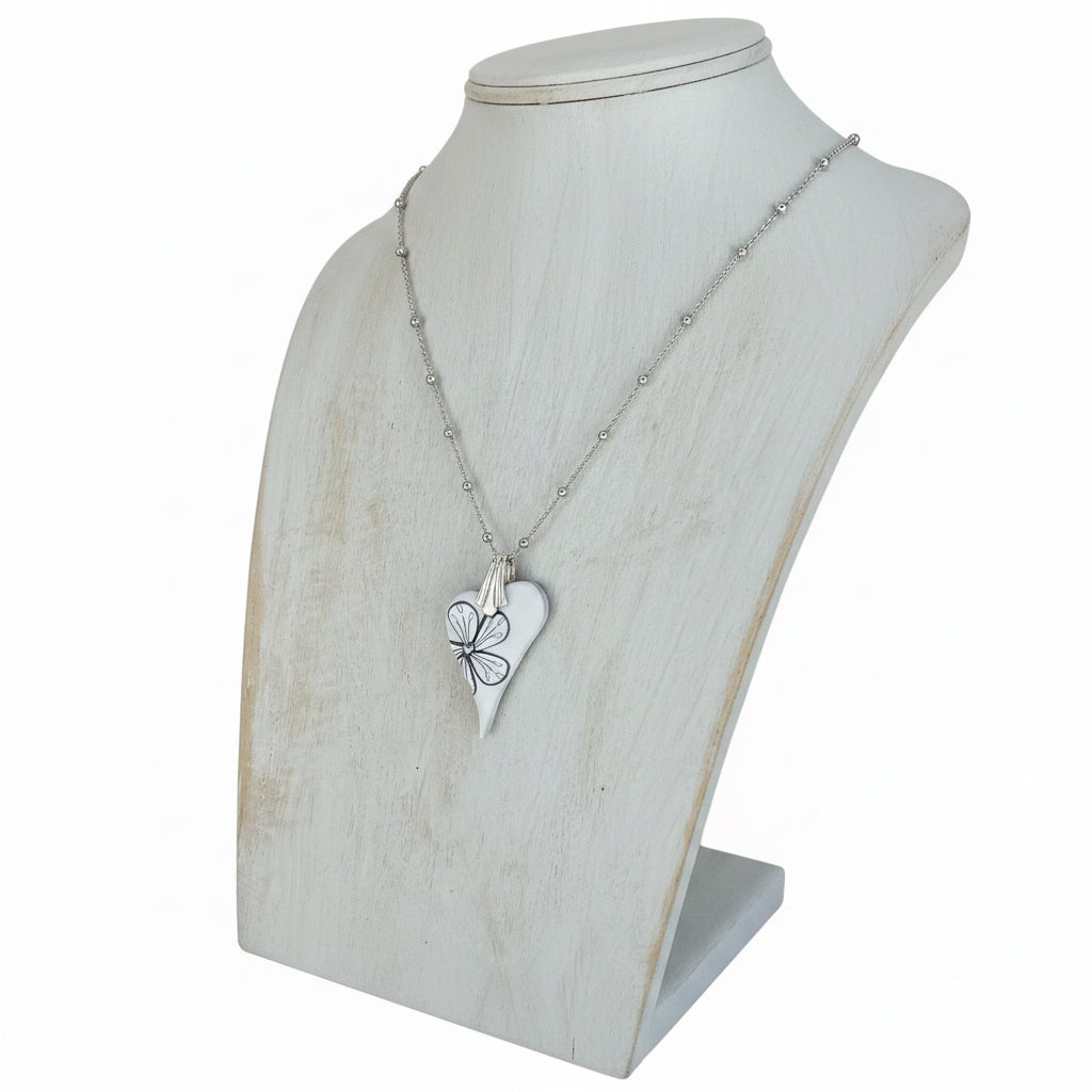 White Botanics Bloom Tapered heart | Sterling Silver Chain