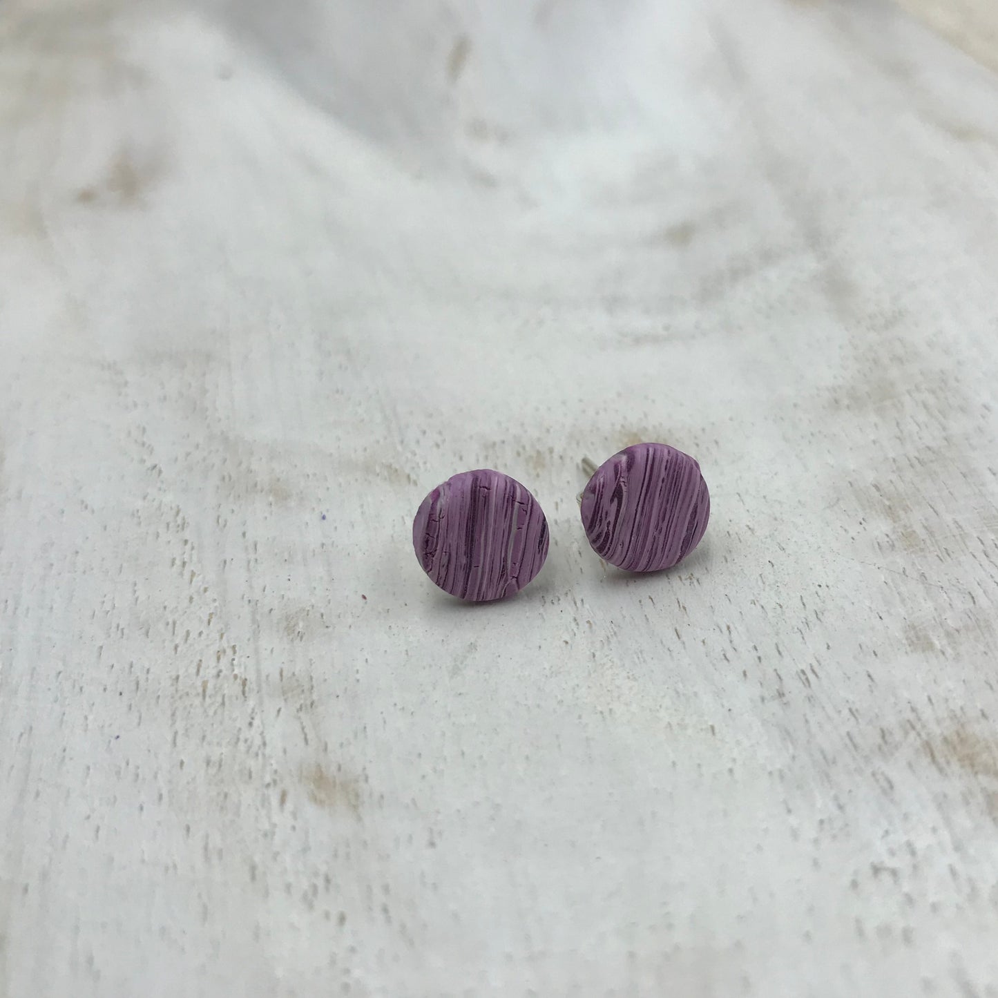 Pendientes de botón hechos a mano en PLATA DE LEY 925 “Purple Vibes” de Stephanie Fraselle - Diseño de joyería artesanal