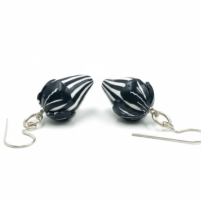 „Monochrome“ 925 STERLING SILBER - handgemachte gestreifte ERDBEEREN - von Stephanie Fraselle - Kunstvolles Schmuckdesign