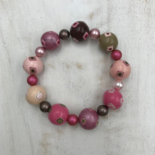 Perlenarmband „Flamingo Pearl“ von Stephanie Fraselle – Kunstvolles Schmuckdesign