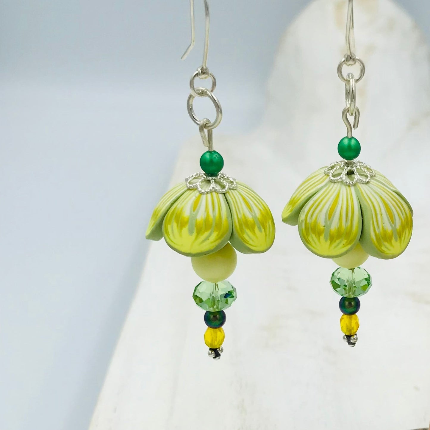 “Blooming Marvellous” PENDIENTES DE PLATA DE LEY 925 HECHOS A MANO CON FORMA DE FLOR - POR STANLEY FRASELLE - DISEÑO DE JOYAS ARTESANALES