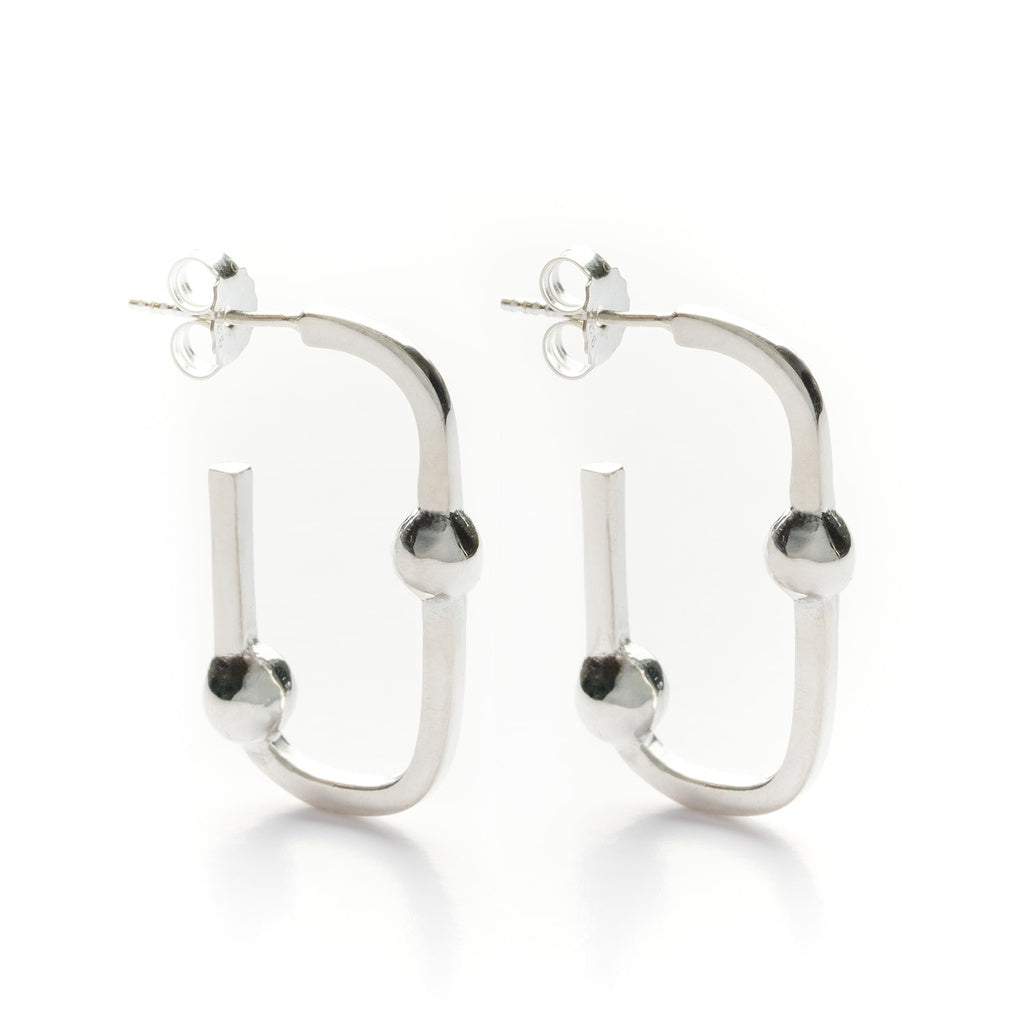 Geometric hoops silver.
