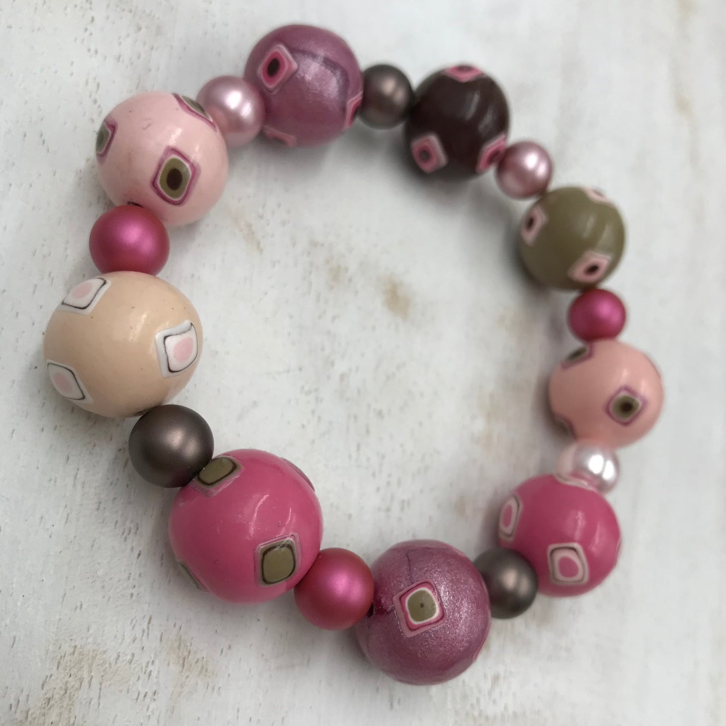 “ Flamingo Pearl” beaded Bracelet by Stephanie Fraselle - Artisan Jewellery Design