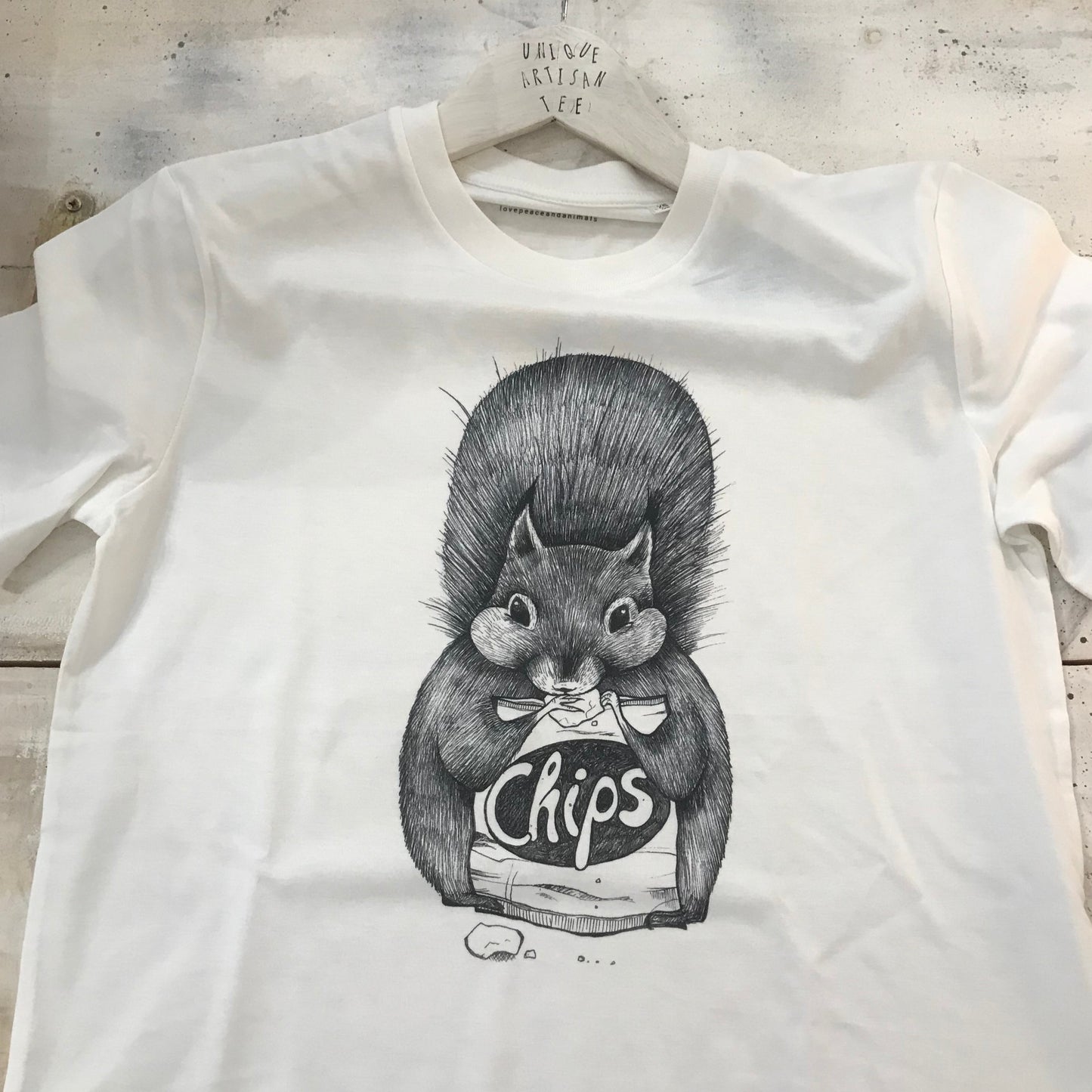 Camiseta unisex ecológica “Squirrel Chips”