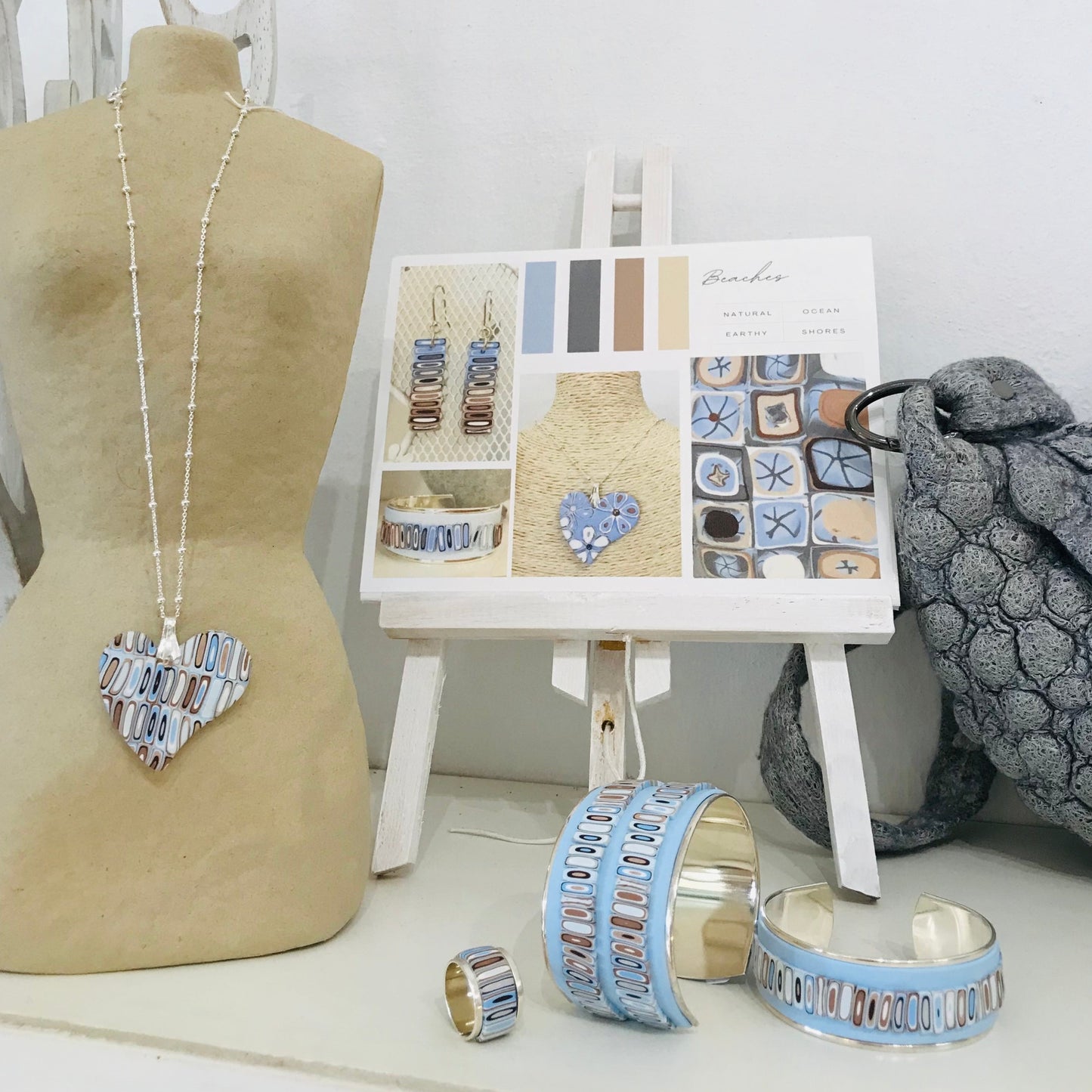 Perlenkette „Beaches“ „Queen of Cups“ von Stephanie Fraselle – Kunstvolles Schmuckdesign