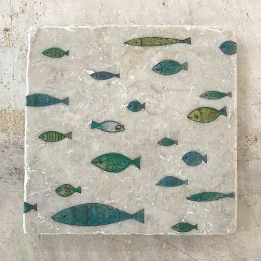 Azulejo artístico de piedra natural “Banco de peces”