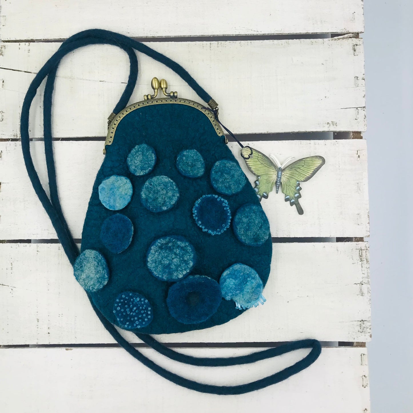 Tasche für besondere Anlässe aus Nuno-Filz aus Merinowolle