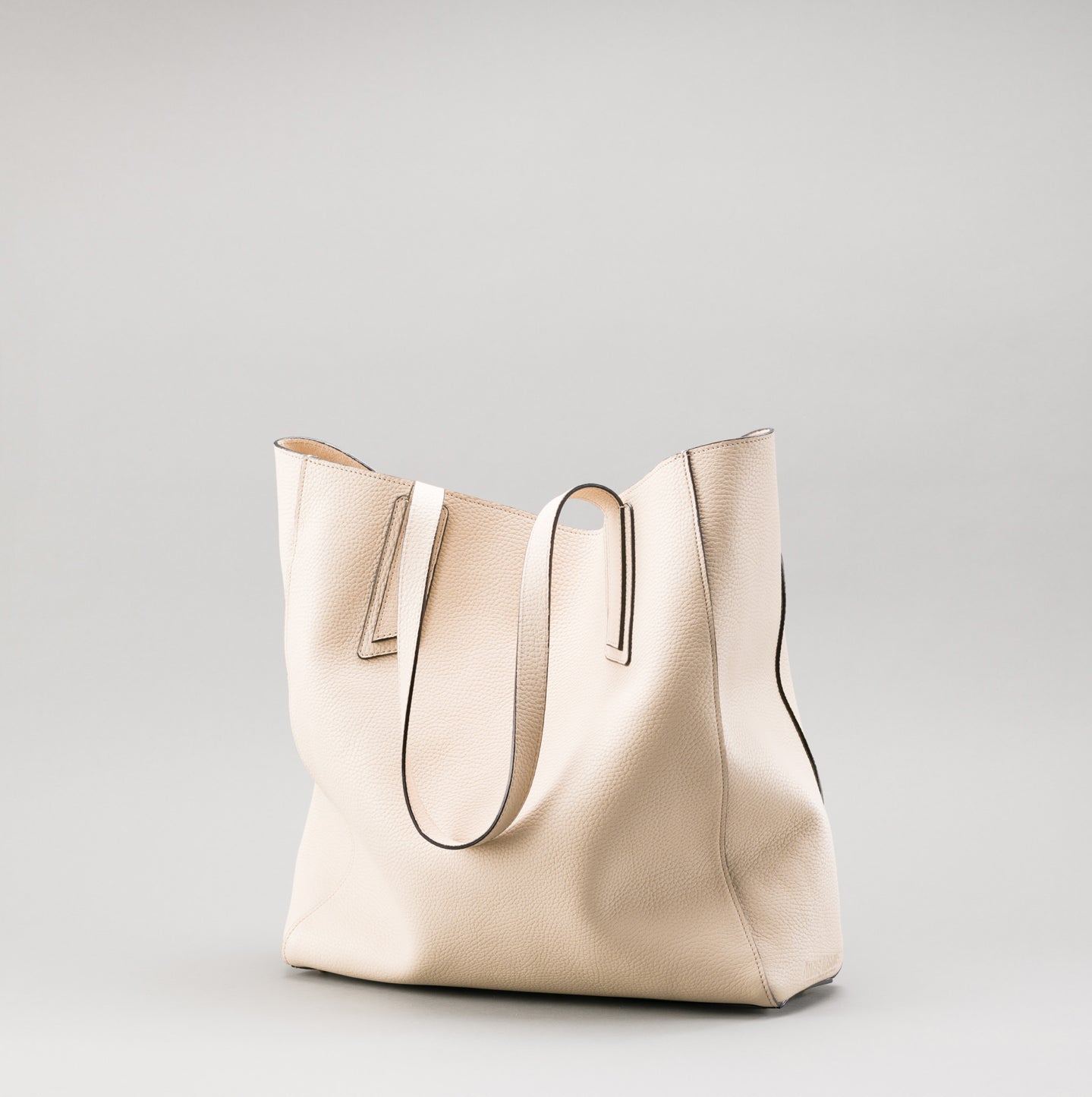 BEIGE handgefertigte Tragetasche mit Zusatztasche und passendem Schlüsselanhänger.