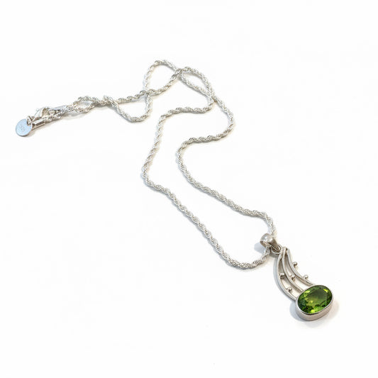 Sterling silver Pendant with Sterling Silver Chain| Peridot 4 CT