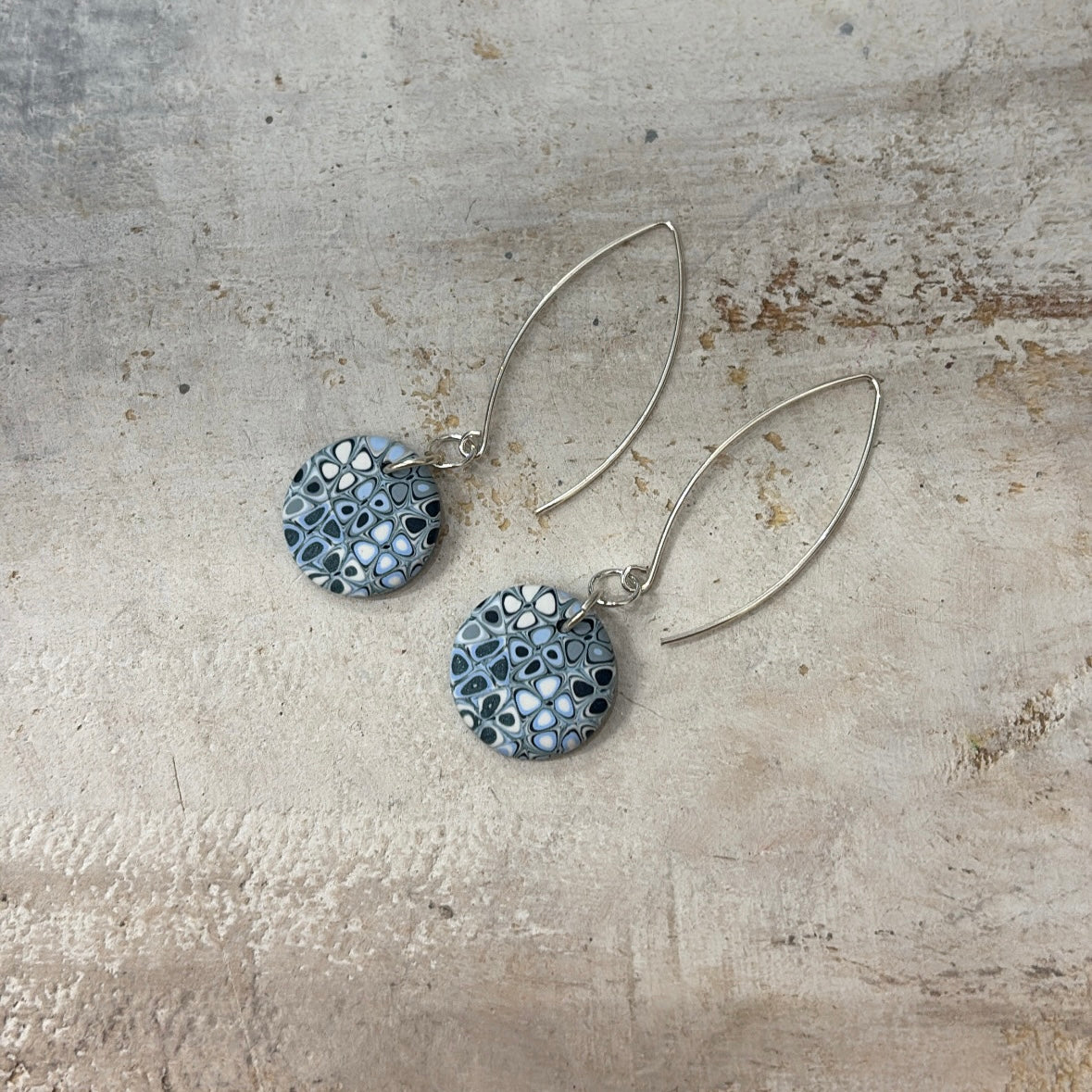 „Blue Denim“ 925 STERLING SILBER – handgefertigte Ohrhänger – von Stephanie Fraselle – Kunstvolles Schmuckdesign