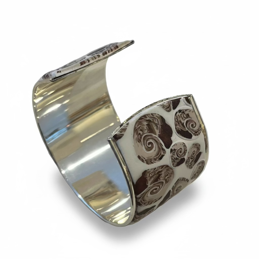 Fossil | Cappuccino | Wide cuff | Hand Sculpted