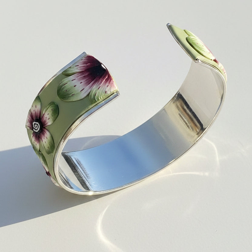 Brazalete tipo brazalete “Jardín Encantado” de Stephanie Fraselle - Diseño de joyería artesanal