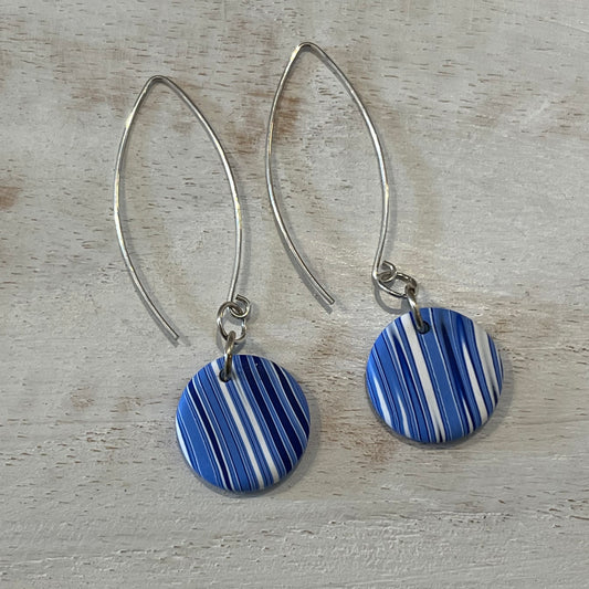 Pendientes colgantes hechos a mano de plata de ley 925 “Tints Of Blue” de Stephanie Fraselle - Diseño de joyería artesanal