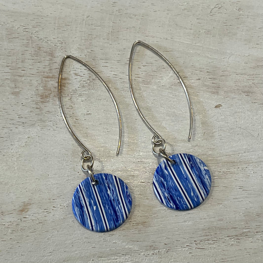 Pendientes colgantes hechos a mano de PLATA DE LEY 925 “Tintes de azul” de Stephanie Fraselle - Diseño de joyería artesanal
