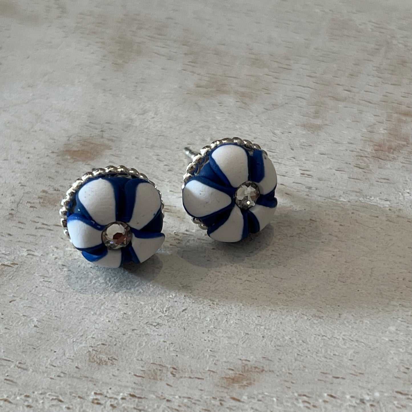 Marégraphie White and Navy stud earrings in sterling silver with Swarovski crystal by Stephanie Fraselle