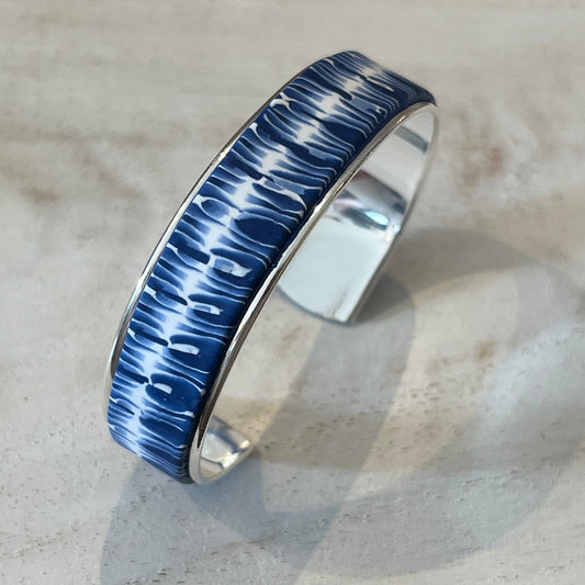 Marègraphie – Sterling Silver-Coated Brass Sculptural Cuff by Stephanie Fraselle