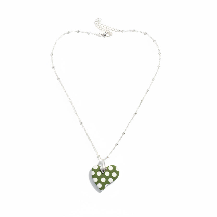 Mini Beloved Heart Weiß & Olivgrün „Polkadots“ - Halskette aus Sterlingsilber 925 von Stephanie Fraselle - Kunstvolles Schmuckdesign
