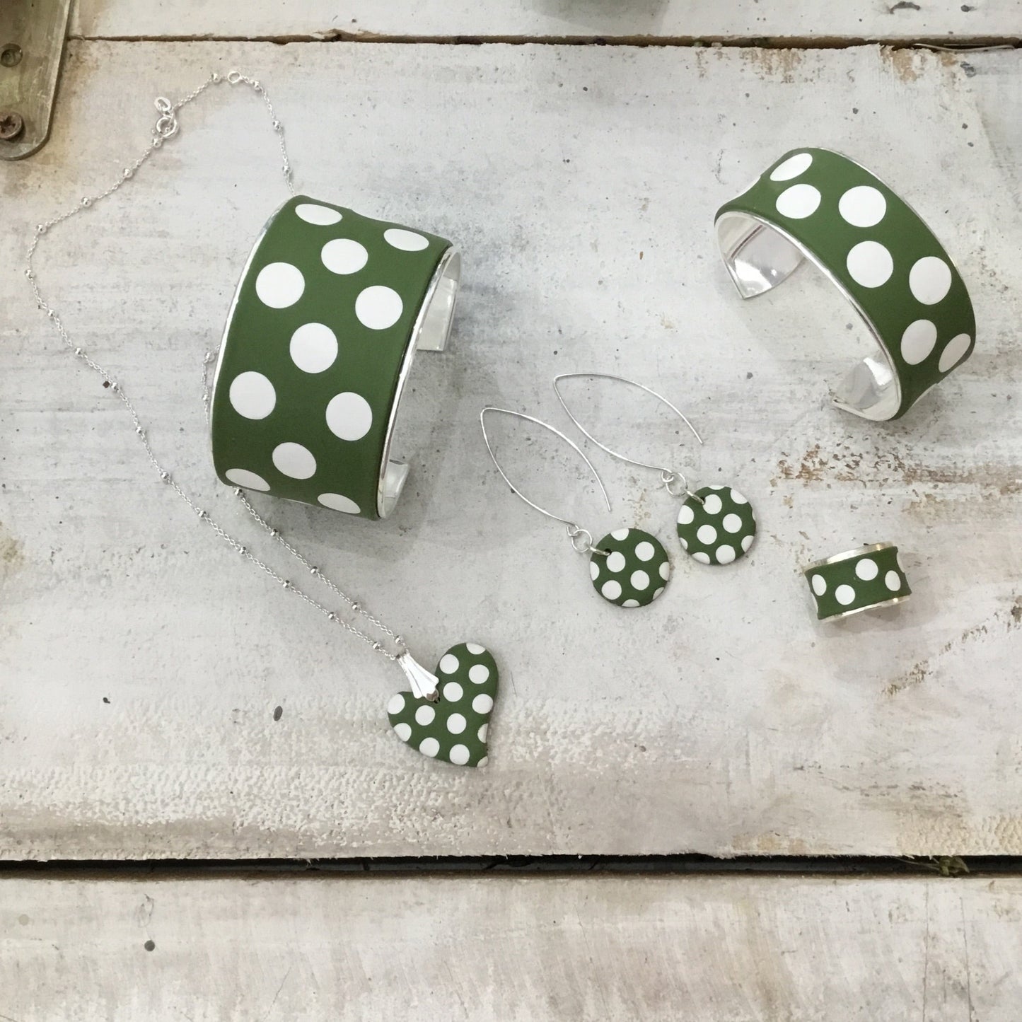 White & Olive Green “Polkadots” collection -adjustable ring by Stephanie Fraselle - Artisan Jewellery Design
