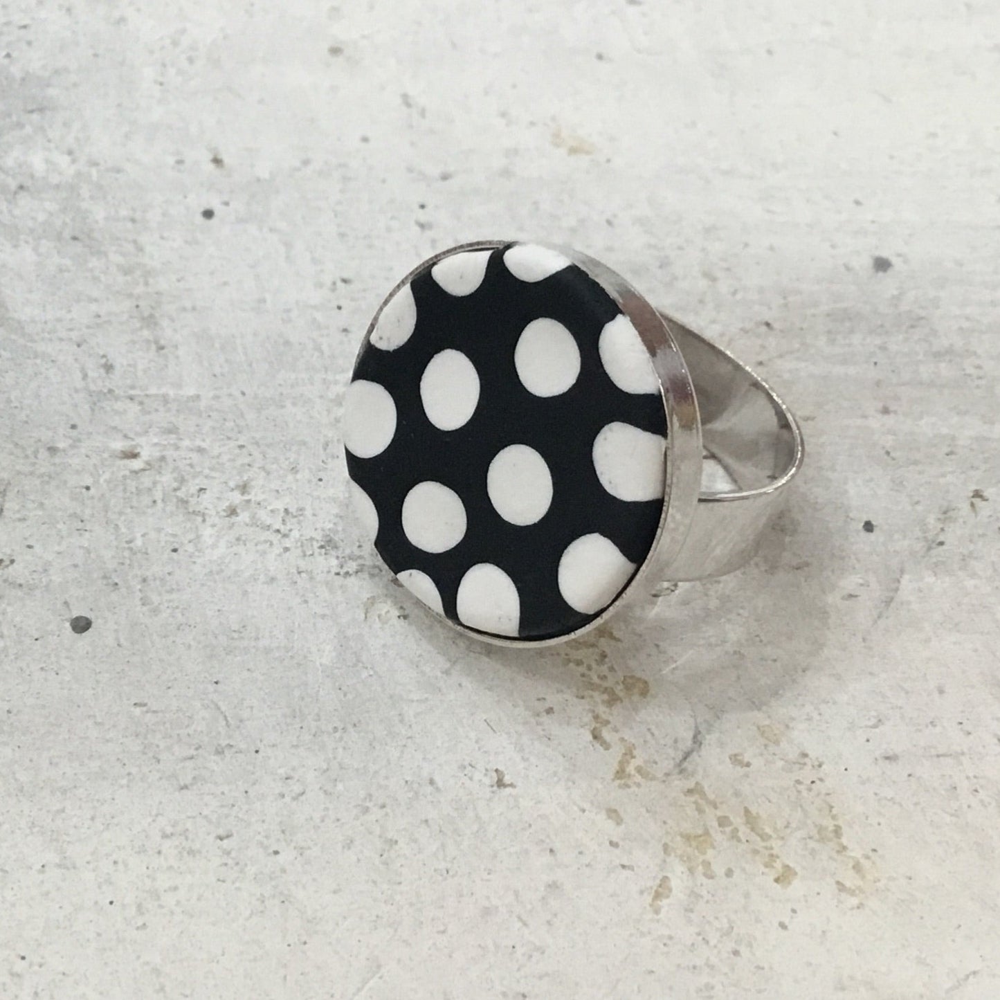 Polka dots “Monochrome” Round Adjustable ring by Stephanie Fraselle - Artisan Jewellery Design