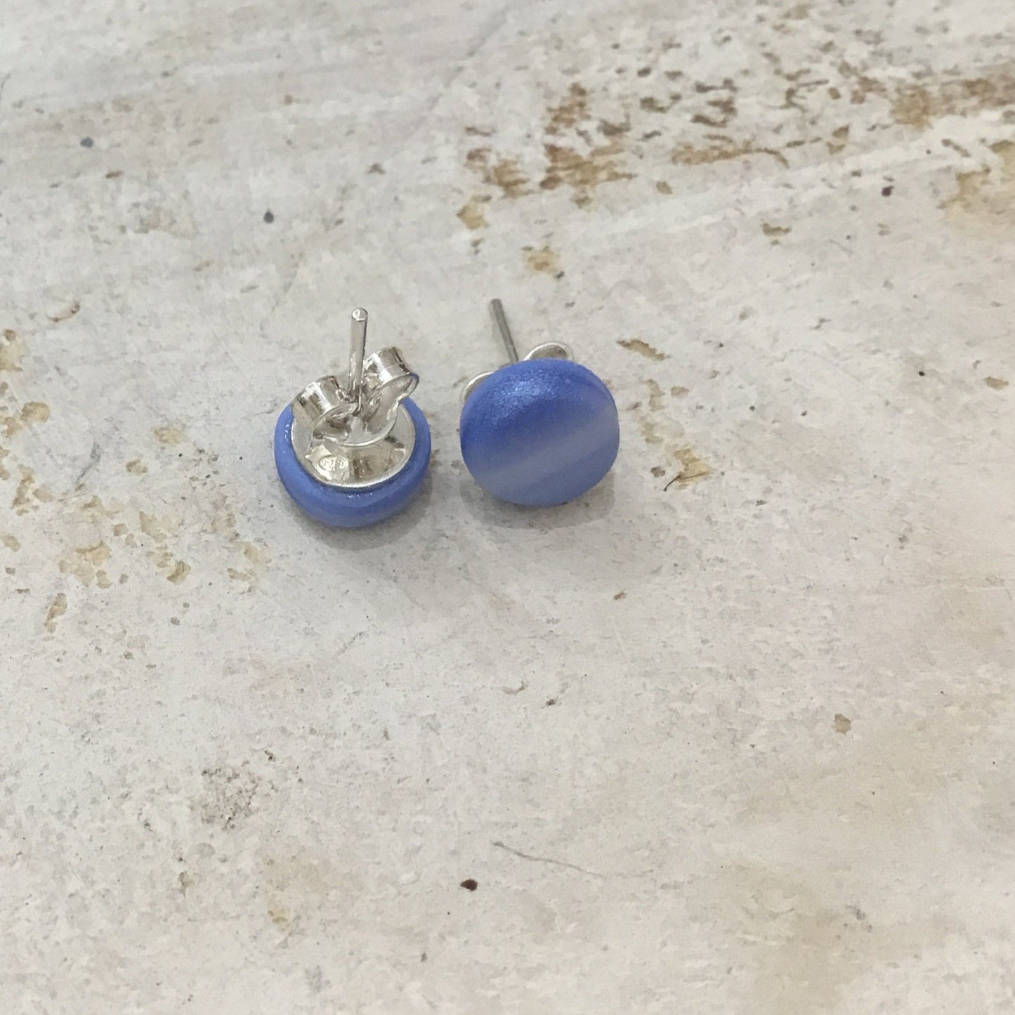 Blends „Tints of Blue“ 925 STERLING SILBER 10mm OHRRINGE - handgefertigt - von Stephanie Fraselle - Kunstvolles Schmuckdesign