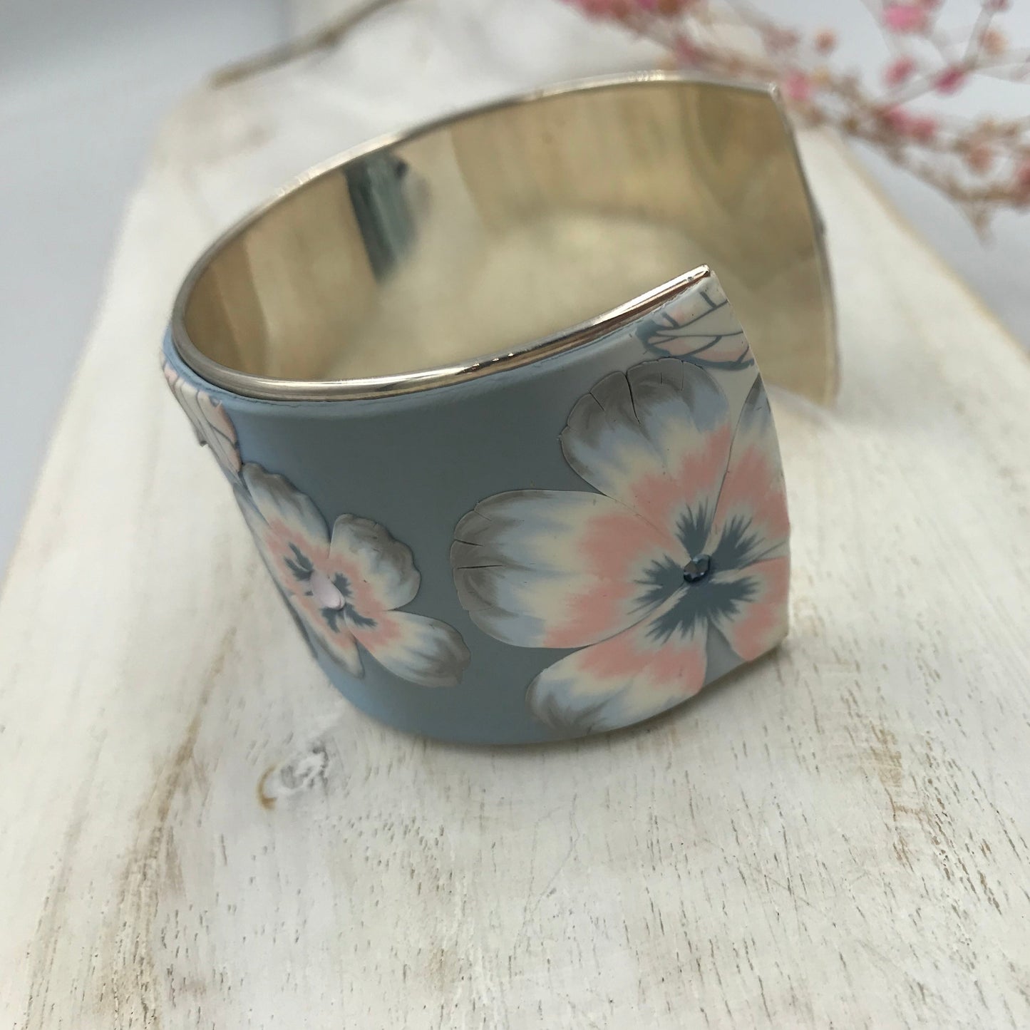 „Pastellfarben“ 37 mm Armreif von Stephanie Fraselle – Kunstvolles Schmuckdesign