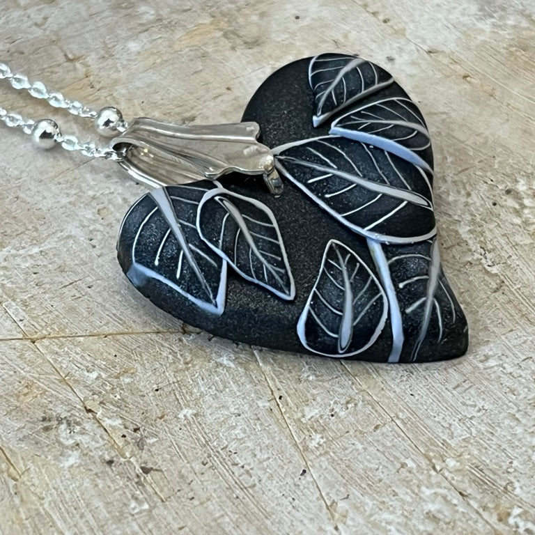 Mini corazón ¨Jardín Encantado¨ - Collar de plata de ley 925 de Stephanie Fraselle - Diseño de joyería artesanal
