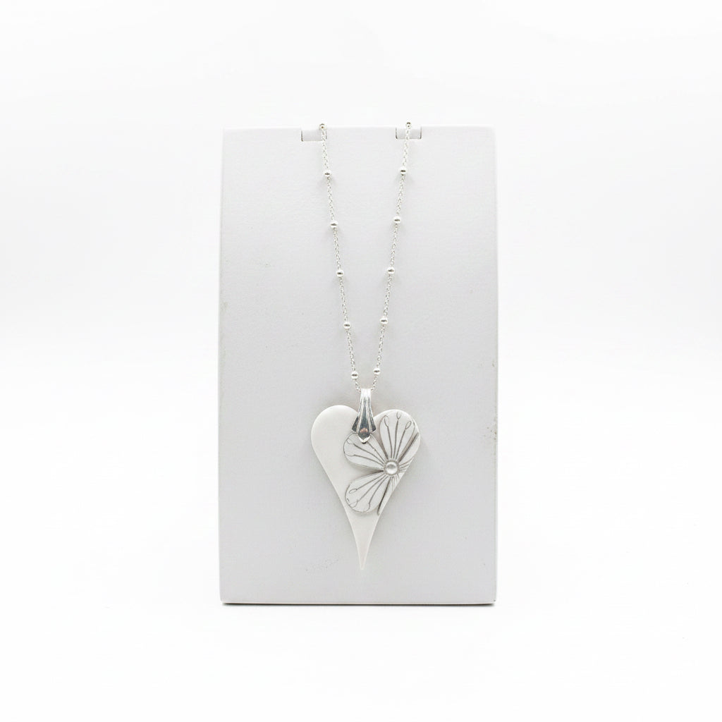 White Botanics Bloom Tapered heart | Sterling Silver Chain