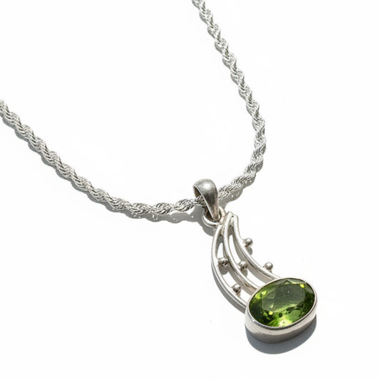 Sterling silver Pendant with Sterling Silver Chain| Peridot 4 CT