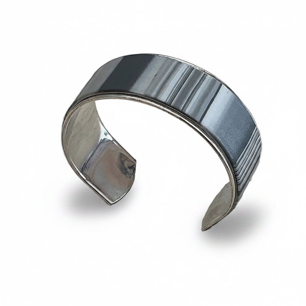 Grey Pearl |  Blends |  Medium |  Bracelet cuff