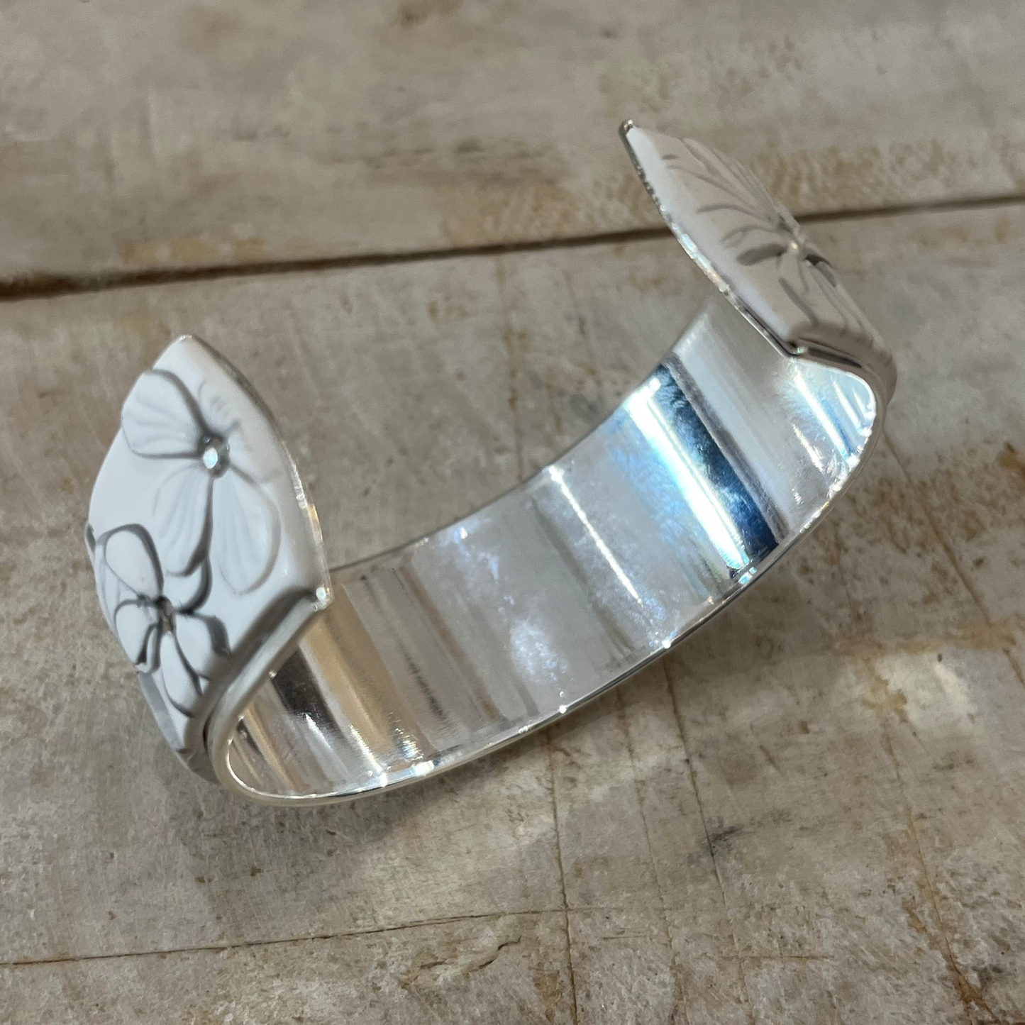“White botanics”   Bracelet cuff by Stephanie Fraselle - Artisan Jewellery Design