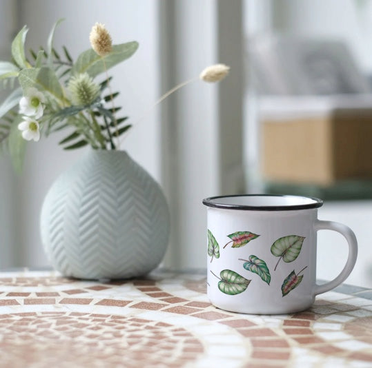 Taza de cerámica de alta calidad - Mapache mago navideño