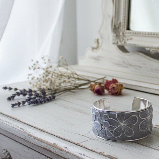 Grey Cashmere Bloom | Wide cuff | Hand Sculpted Florals
