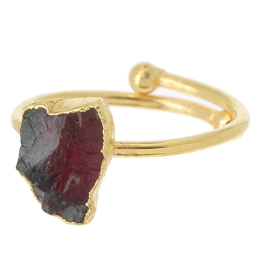 G A R N E T  gemstone gold  ring.
