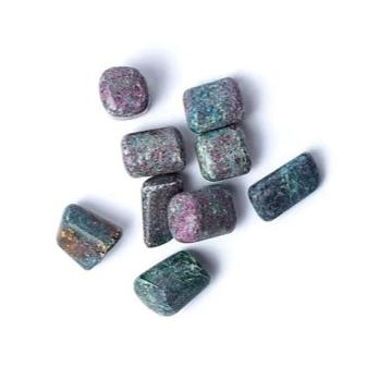 Trozos de piedra pulida y lisa de piedra mineral RUBÍ EN FUCSITA. Calidad clase A