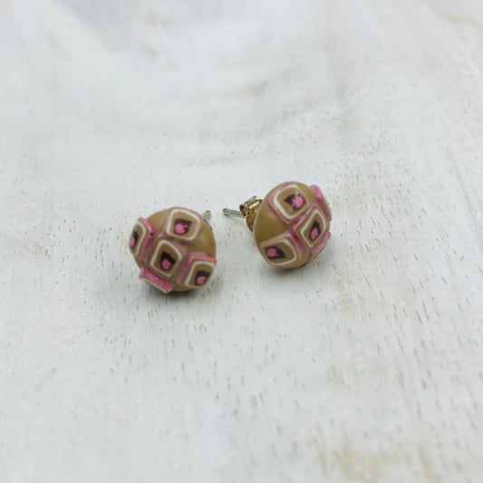 “ Flamingo Pearl ”  925 STERLING SILVER  - handmade Earring studs - by Stephanie Fraselle - Artisan Jewellery Design