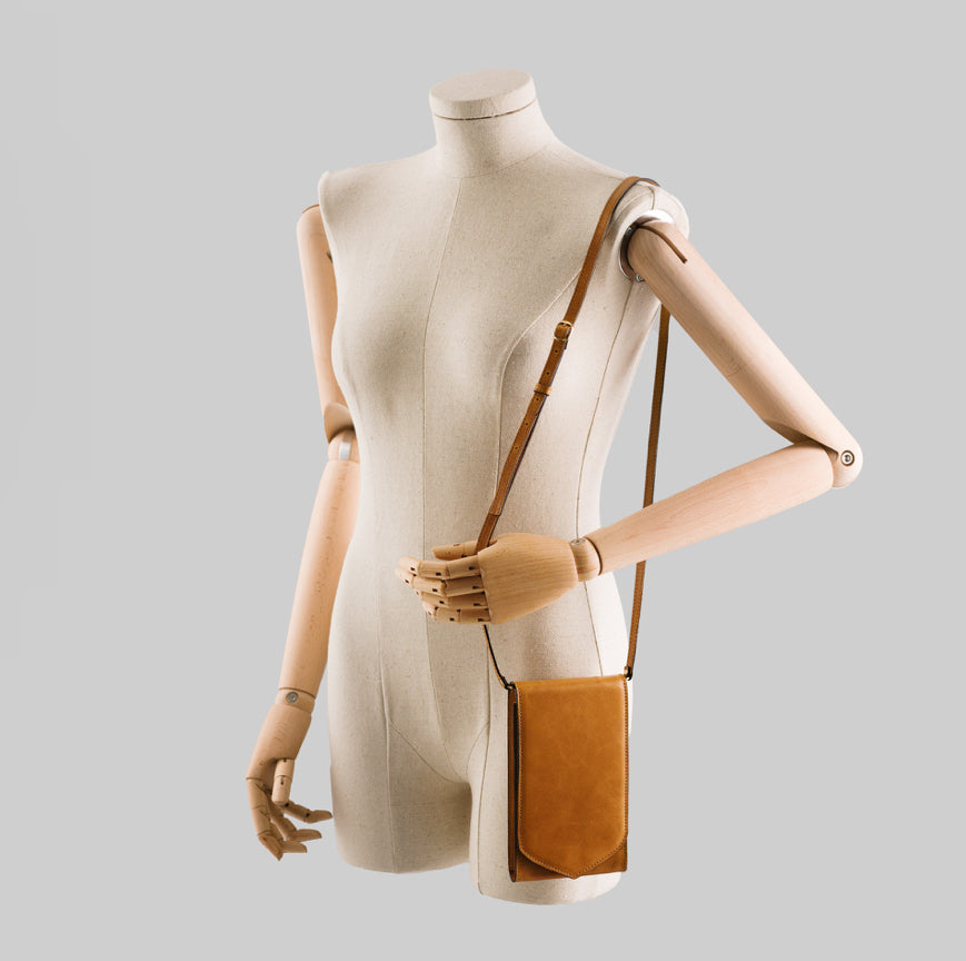 Mini Lluna Handytasche aus Leder - SENF GOLD