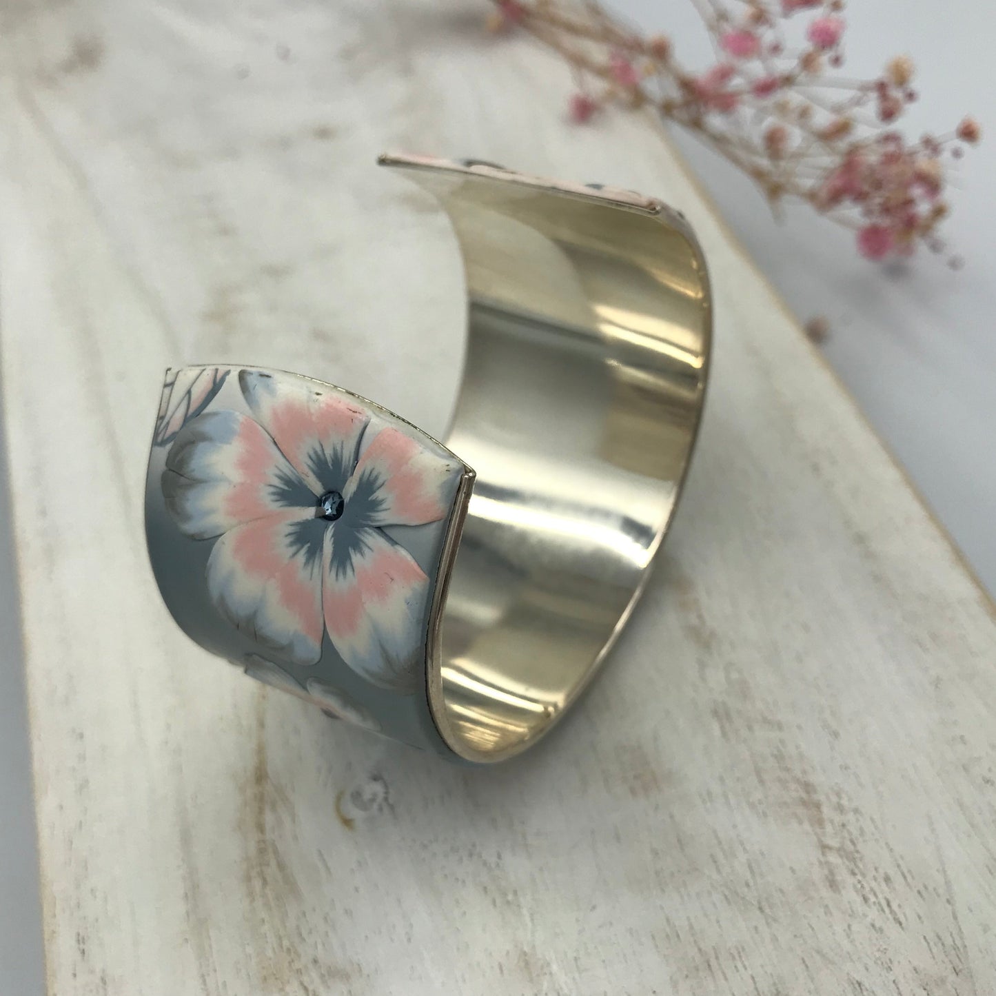 „Pastellfarben“ 37 mm Armreif von Stephanie Fraselle – Kunstvolles Schmuckdesign