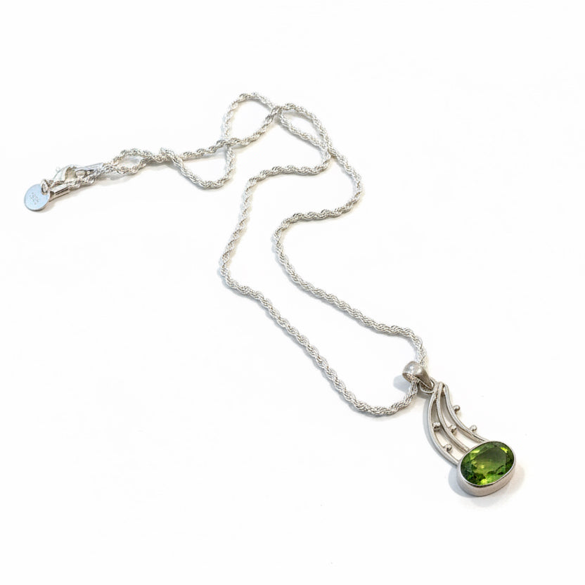 Sterling silver Pendant with Sterling Silver Chain| Peridot 4 CT