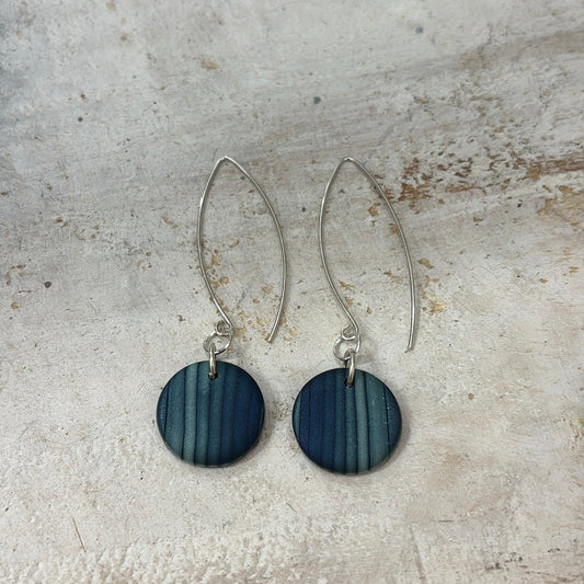 Pendiente de gota de plata de ley 925 con efecto espuma de mar, hecho a mano, por Stephanie Fraselle - Diseño de joyería artesanal
