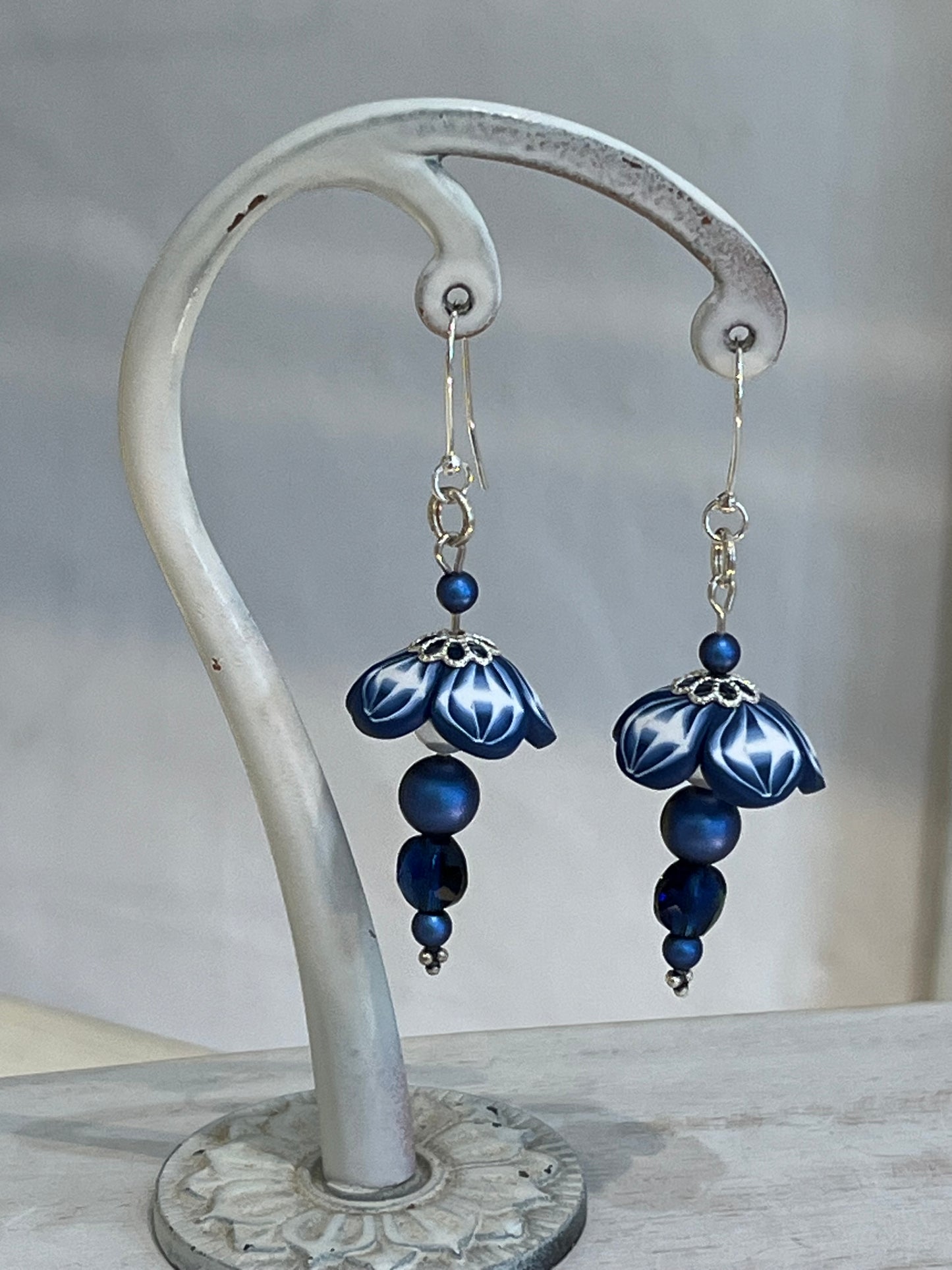 Pendientes colgantes con forma de flor hechos a mano en PLATA DE LEY 925 “White Botanics” de Stephanie Fraselle - Diseño de joyería artesanal
