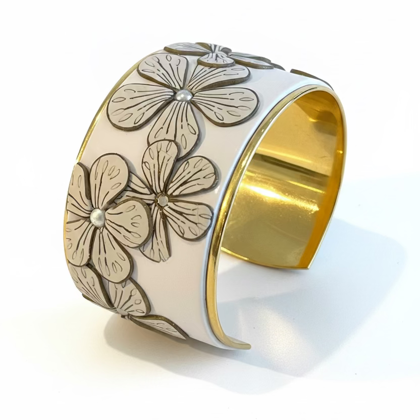 Pulsera con diseño minimalista en gris y blanco de Stephanie Fraselle - Diseño de joyería artesanal