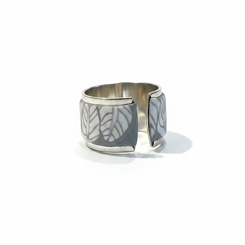 Grey Cashmere | Adjustable ring | Leaf |Silver Toned
