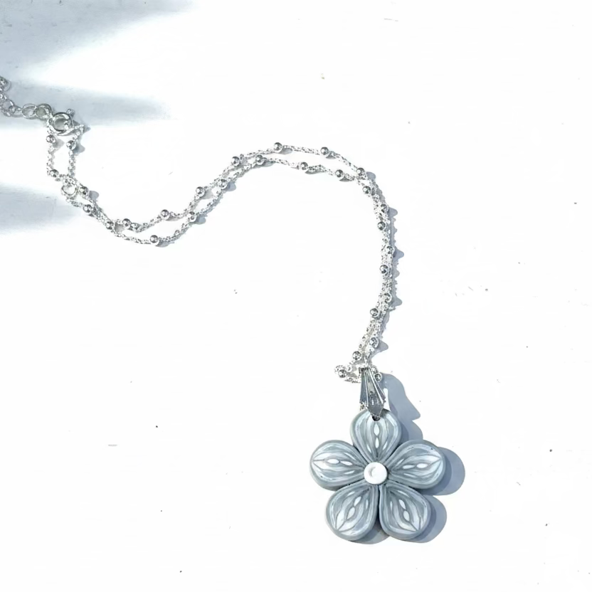 Flower Pendant|Grey Cashmere