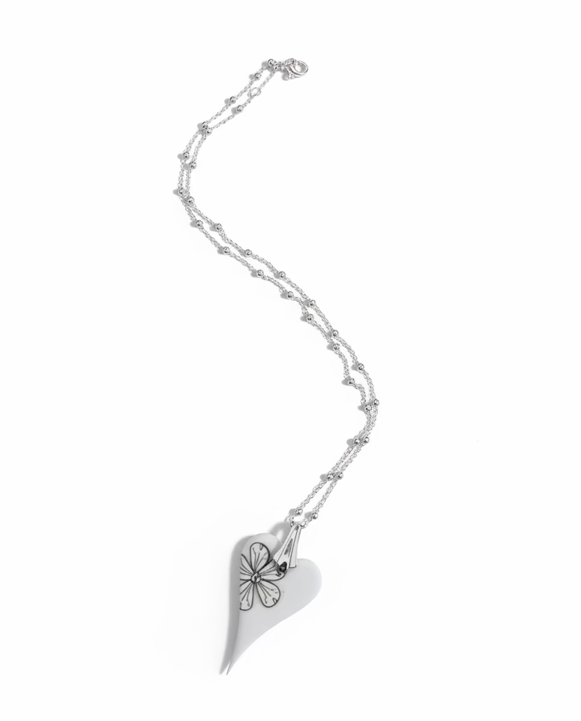 White Botanics Bloom Tapered heart | Sterling Silver Chain