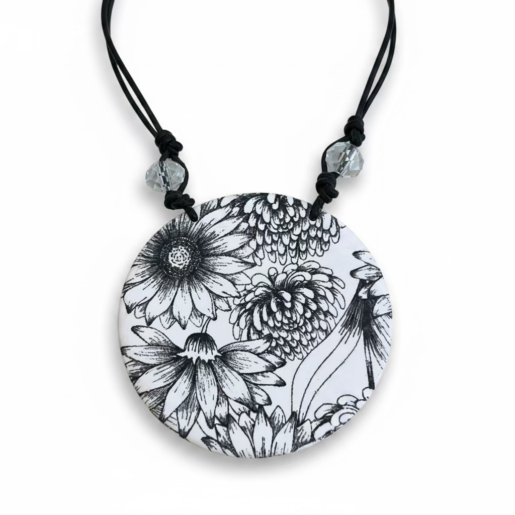 Monochrome | Round pendant
