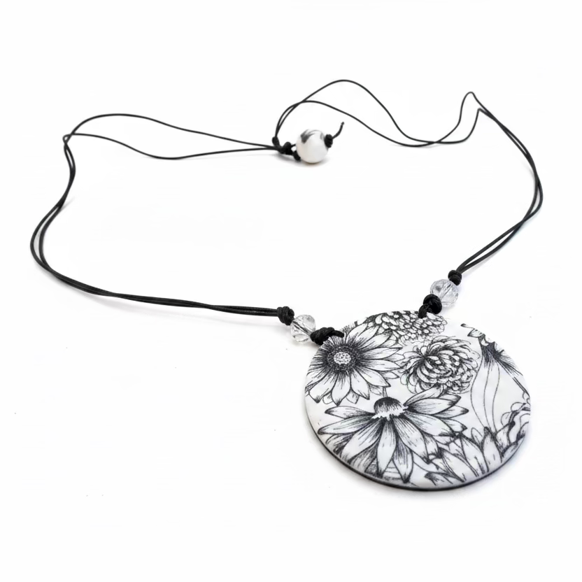 Monochrome | Round pendant