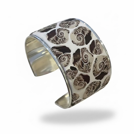 Fossil | Cappuccino | Wide cuff | Hand Sculpted